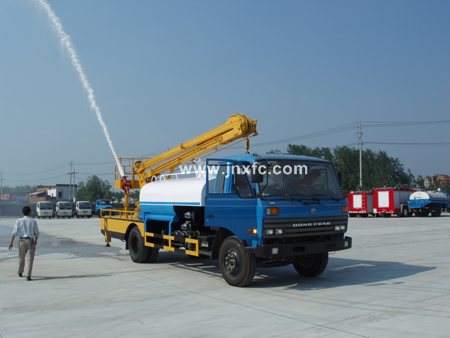 東風(fēng)145多功能消防灑水車(帶平臺)