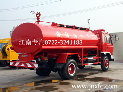 裝水10-12噸的東風(fēng)153消防灑水車圖片